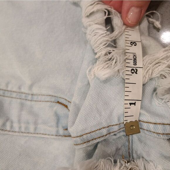 Signature 8 High-Rise Distressed White Denim Shorts Size Large - Picture 12 of 12